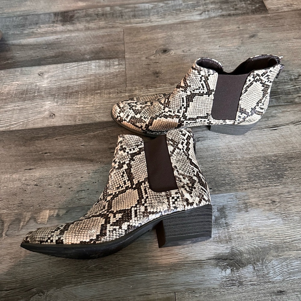 Snakeskin boots, size 7.5